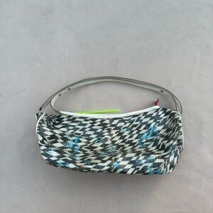 Chic Women's Shoulder Bag with Geometric Pattern